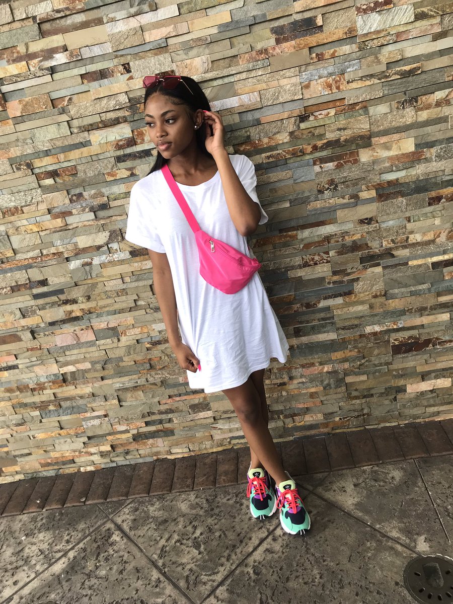 aaliyahsinyla's tweet image. less than anticipation .. 🍼 #gradbash2k19