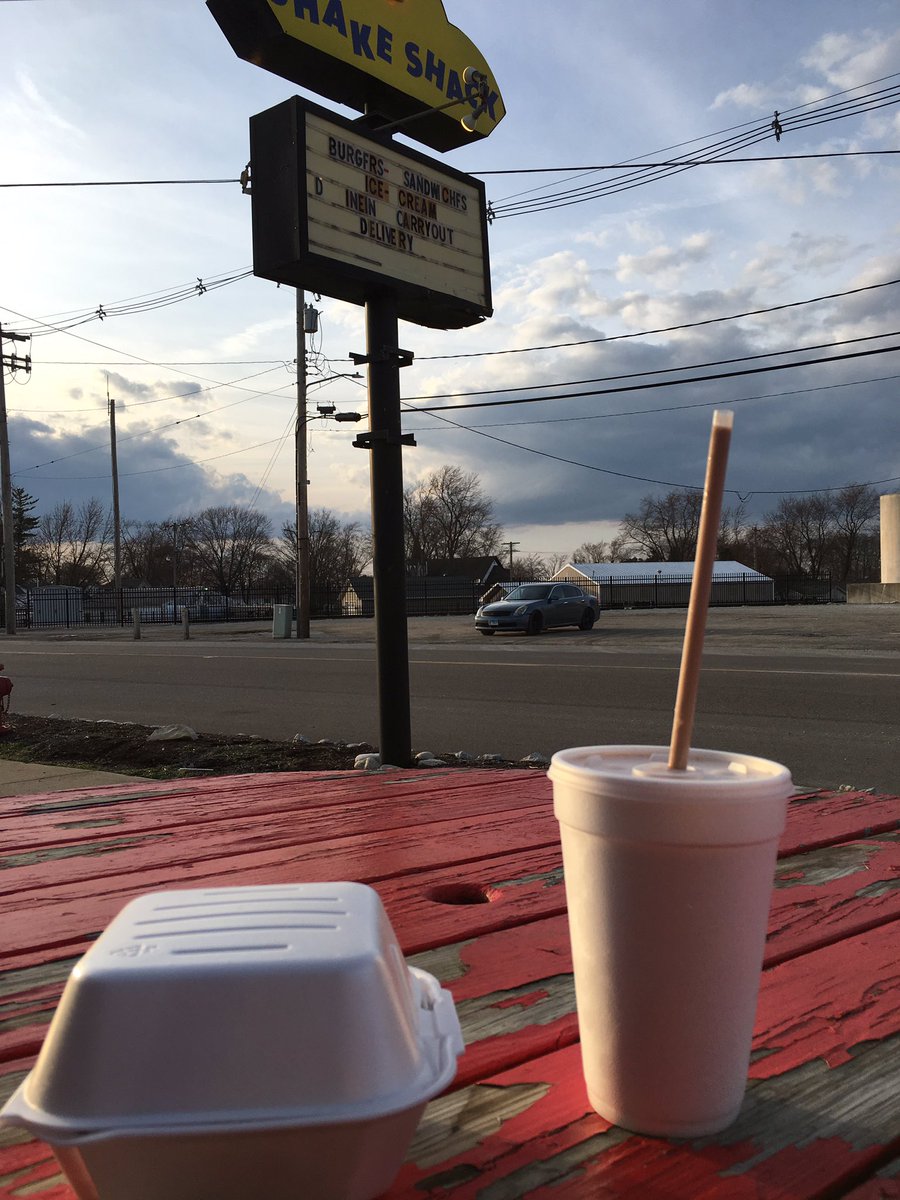 EdClay1's tweet image. Sunsets,small towns, mom &amp;amp; pop eats,backroads... #springride