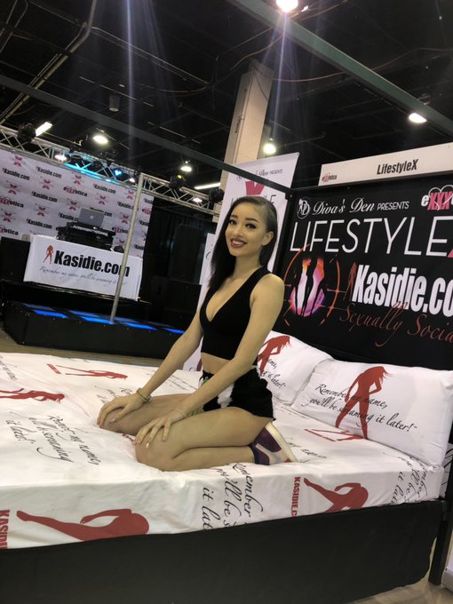 until next time exxxotica! &hearts;️ https://t.co/EqIDAOhxtq