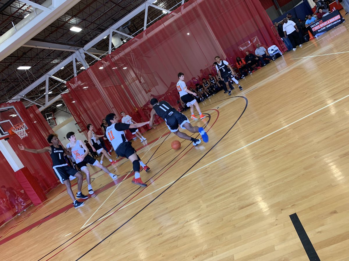 will_travis71's tweet photo. We had a great tournament this weekend. The team went 3-0 in the Zero Gravity tournament in Richmond.  I am very proud of how well they performed!  I am especially proud of my son Jaylon. He played hard and knocked down some crucial three pointers. #TeamLoaded804 #number11 https://t.co/uxqZWfPk0i