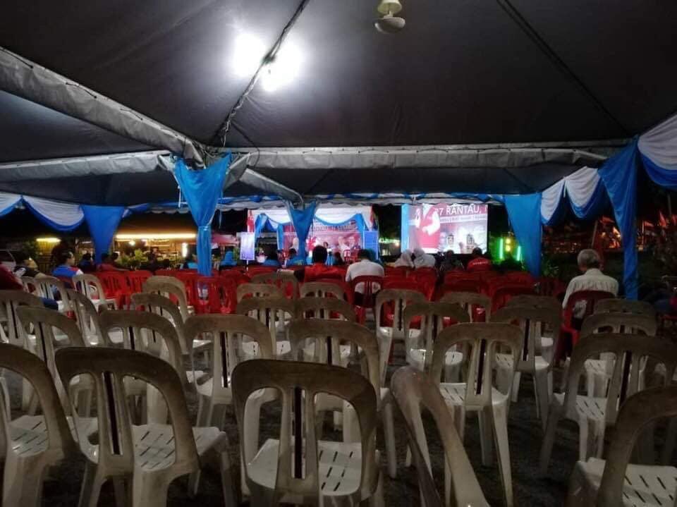 AhmadSanie's tweet photo. @SinarOnline @anwaribrahim bakal Pengundi tak marah? sembang deraih apa pon tak tau? sudah sudah la buat lawak https://t.co/CfT8OgevPy