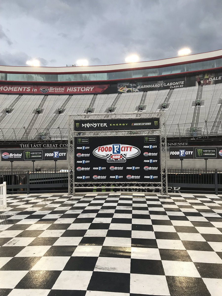 42_updates's tweet photo. Unbelievable weekend! Tough luck for @KyleLarsonRacin but @BMSupdates is what racing is all about! Back to CA I go... cheers https://t.co/oQ10zEHnCx