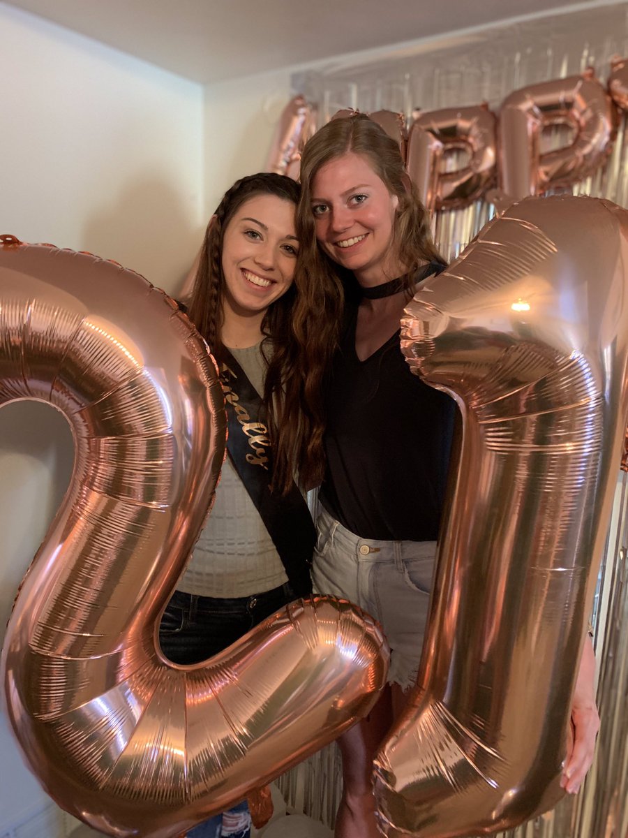 RobinJR_2's tweet photo. Happy 21st birthday Ky!! 🎉 I hope adulthood treats you well! 😉♥️ Thanks for being the best road trip roomie! Lots of love for ya girl!! 😘 https://t.co/7Vn2k0yT1Z