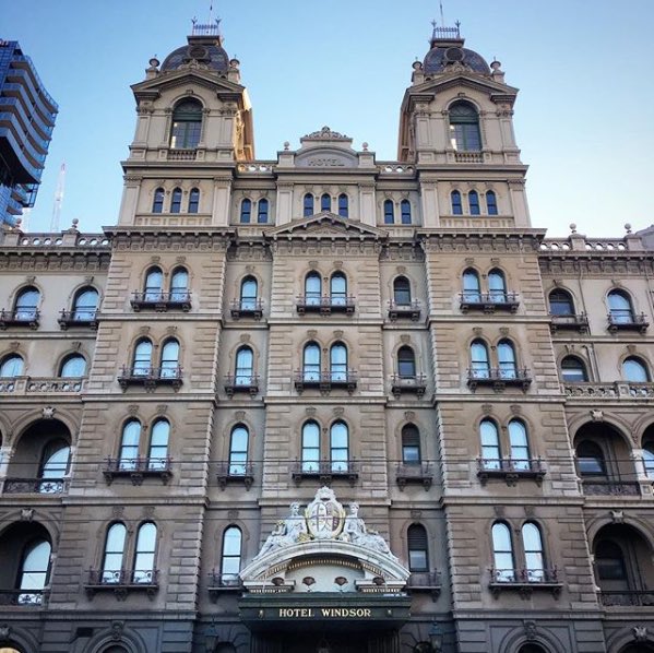 Happy Monday! We hope you enjoyed your extra hour over the weekend, Melbourne! #daylightsavings 🌅 
.
Thank you @charlotte_is_living for sharing this photo 📷
.
#hotelwindsor #melbourne #melbournehotels #melbournetodo #visitmelbourne #thewindsor