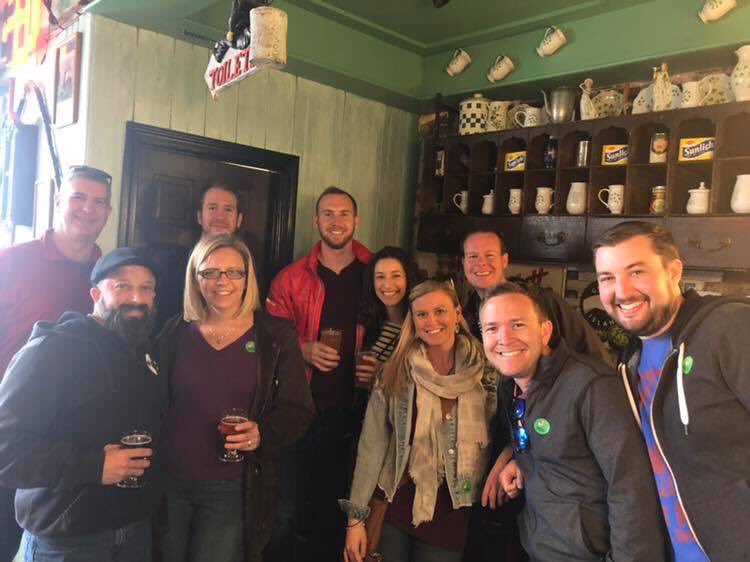 BostonCrawling's tweet photo. Cheers to these crawlers from Ohio, Florida, California, and Chicago enjoying history and beer on our Independence Pub Crawl! #BostonCrawling #HistoricDrinking #BabyPaul #AnswerTheCrawl. https://t.co/ItQuxQGgFc