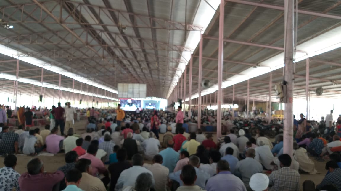 insanshobha's tweet photo. @derasachasauda Foundation Month Celebration, Barnava, Bagpat, UP on 7th April 2019. Books &amp; stationery were distributed to needy children. https://t.co/5Hroe48erp