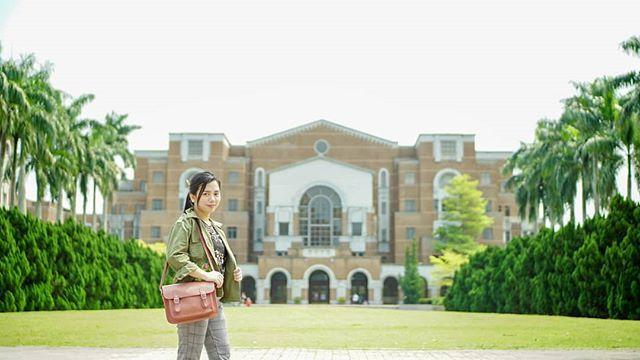 AnneBanigoos's tweet photo. Back to school! https://t.co/cfRQe44oMd https://t.co/Vt39h7UISD
