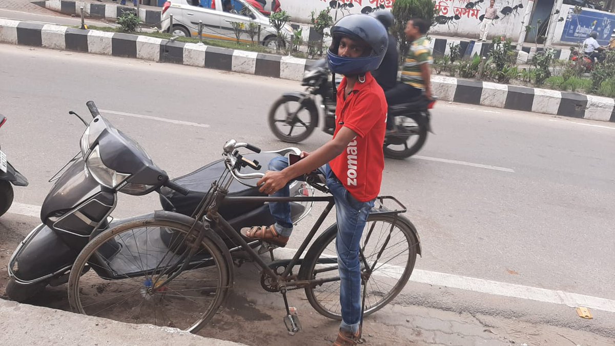 Faridul_a_Islam's tweet image. #RoadSefty 
#Zomatodeliverypartner 
#Funny @ZomatoIN @Zomato @zomatocare