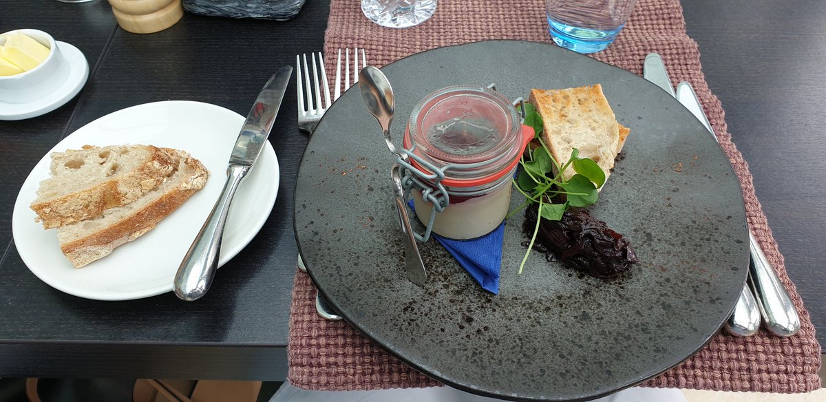 KateGordonVH's tweet photo. Had a wonderful lunch yesterday (with dog) at @tallandbayhotel. An absolutely stunning setting and excellent food and welcoming service. We'll be going back! #sunday #familytime #dogfriendly #lovecornwall #Recommended https://t.co/C2FxGEAm2d