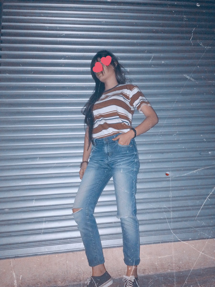 kaara_x's tweet image. A fashionable aesthetic

#Classic #Simpleootd