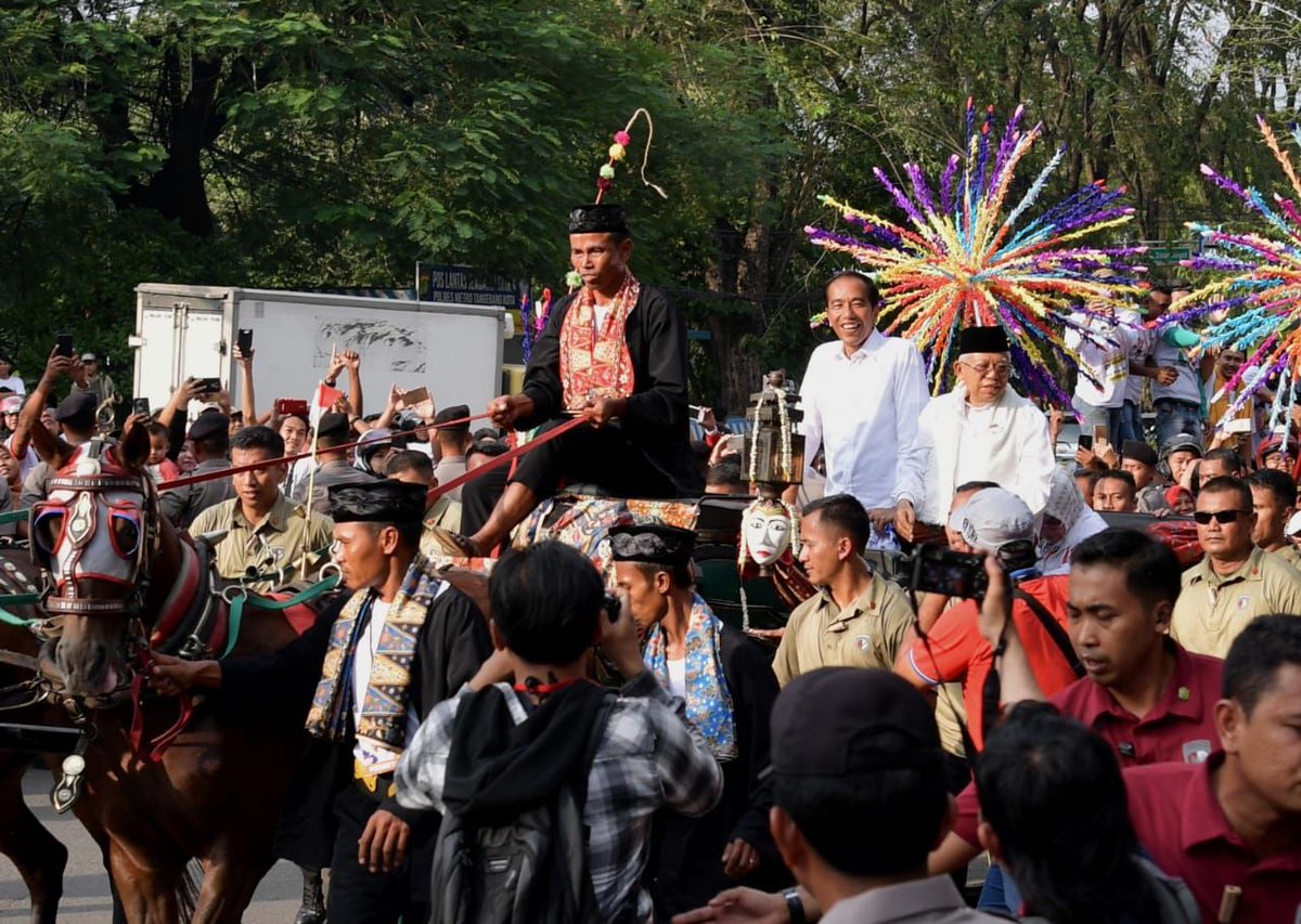santrikiai's tweet photo. Saling mengisi, saling melengkapi sbg ulama dan umaro. Bangga punya pemimpin seperti Pak @jokowi dan @kh_maruf_amin. Insya Allah menang tebal #GembiraJokowiJuara @PowerEmak @NamakuDona @Vaanilalatte @Ardhiona91 @fardelynhacky1 @Chacha_Sbg @PinkyPixie123 @cutpuan99 @Rahimi_Psy https://t.co/GpEemUiIeA