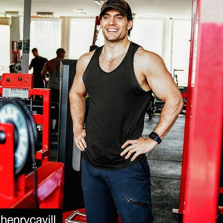 virsiriana's tweet photo. Dear MR GORGEOUS😎💓
Look Perfectly Well Fit🏋💕AWESOME SEXY💋😘👍  
HENRY😏
''The calm before the storm....today I went hard. It felt good...and bad of course, but now that I'm done....mostly good''
#GymStuff
@FlexGymBudapest https://t.co/GBXA0cEZpj