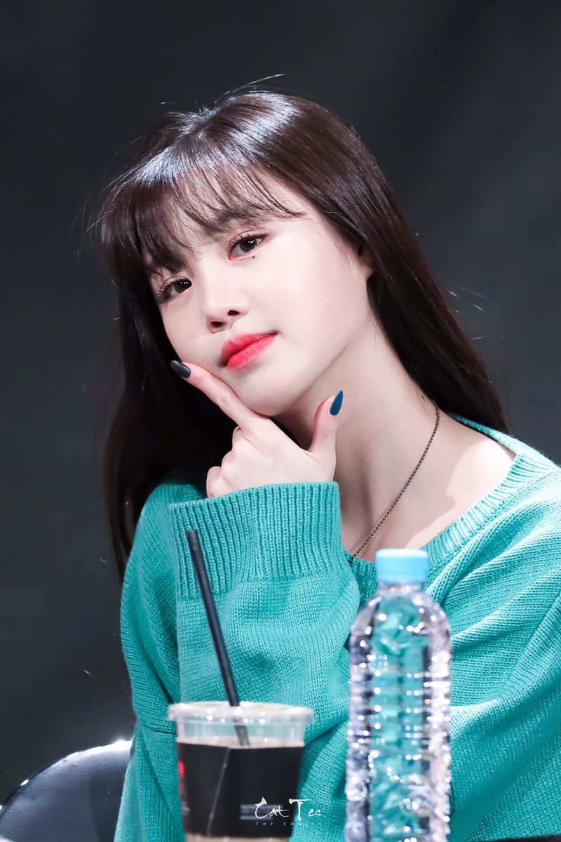 CatTes_sj's tweet photo. 190407 강남 팬싸

#서수진 #SOOJIN #수진 #G_I_DLE #아이들 #여자아이들 #soojin

@G_I_DLE https://t.co/Bwuf5orkog