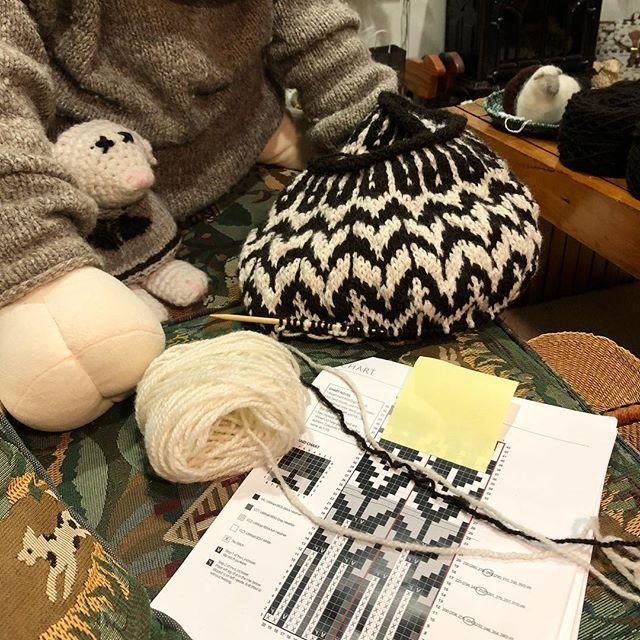 crazysheeplady's tweet photo. Eight rounds to go. Fingers crossed there is enough white yarn to make it 😬. #iknitaredux https://t.co/FFqKQS81Ow https://t.co/A0iAj9wEfR