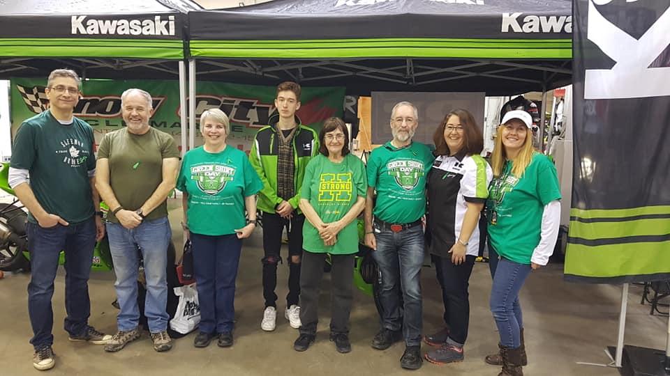 lindawillis42's tweet photo. #GreenShirtDay Showing our support for #humboltstrong @_beadonor_ @MikeWillis42 @quintenewslt @LDAA1 @3WalkerRacing @JaredWalker99 
at the Spring motorcycle show today https://t.co/WnXQHKOkcs