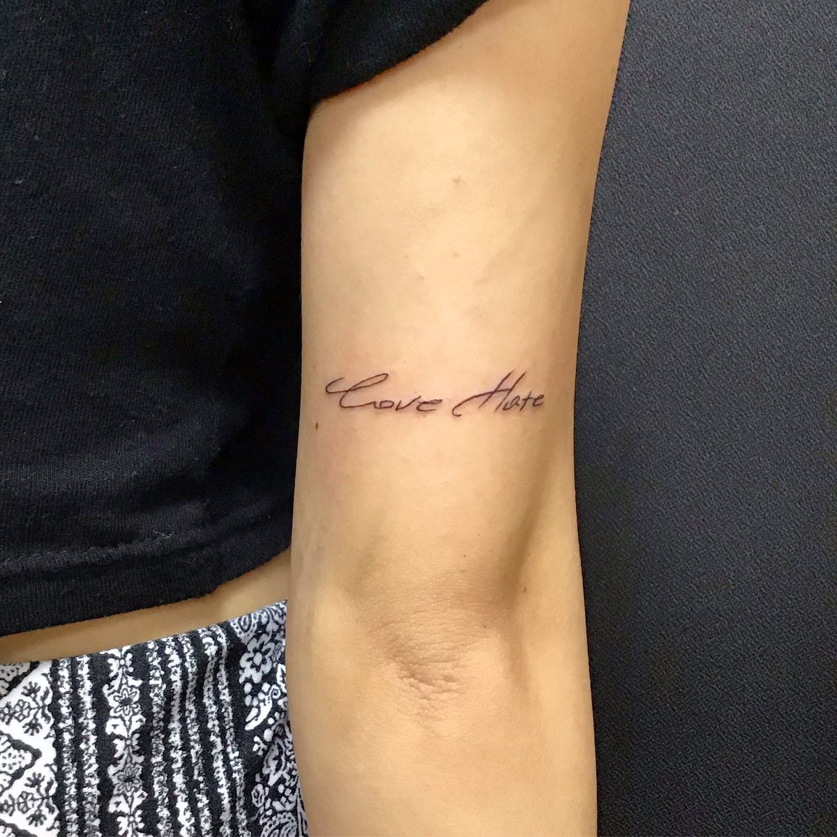 ট ইট র 新宿タトゥー Fox Gate Tattoo 文字 4月8日 本日も営業中 和彫りからワンポイント トライバル B Gまでオールジャンル対応のタトゥースタジオ 東京新宿fox Gate Tattoo 新宿駅徒歩7分 個室ブース完備 その他のタトゥー作品はコチラ