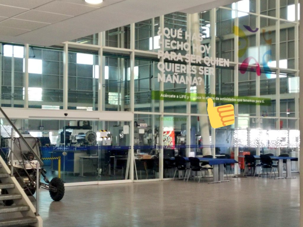 PalafoxCarmen's tweet photo. "What have you done today to be who you want to be tommorow?" This tech lab is so ๐ถ๏ธ. I can't wait to see applications come thru! #makeinla #LatinxInTech https://t.co/GSorcXnL7h