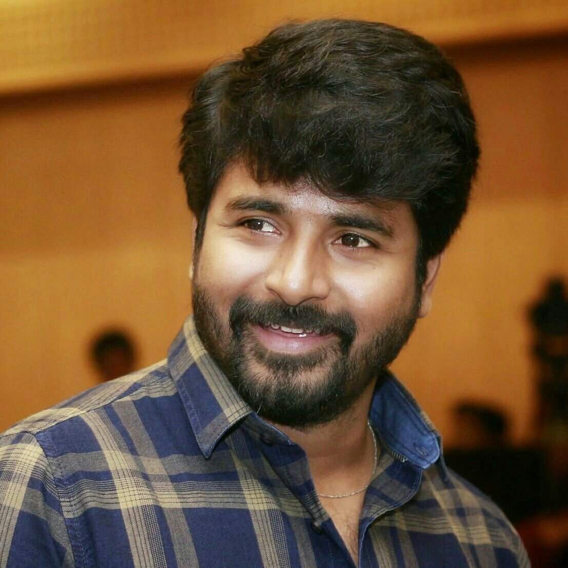 Sk_MediaOffl's tweet photo. Wish You Happy Birthday @alluarjun Brother . Have A Great Year . 🎉🎉🎊🎊 

Wishes By All #Prince @Siva_Kartikeyan Anna Fans 

Best Wishes For Your Upcoming Films ..😊 

#HBDAlluArjun 
#HBDAlluArjunFromSkFans https://t.co/YLlMoTRXUP