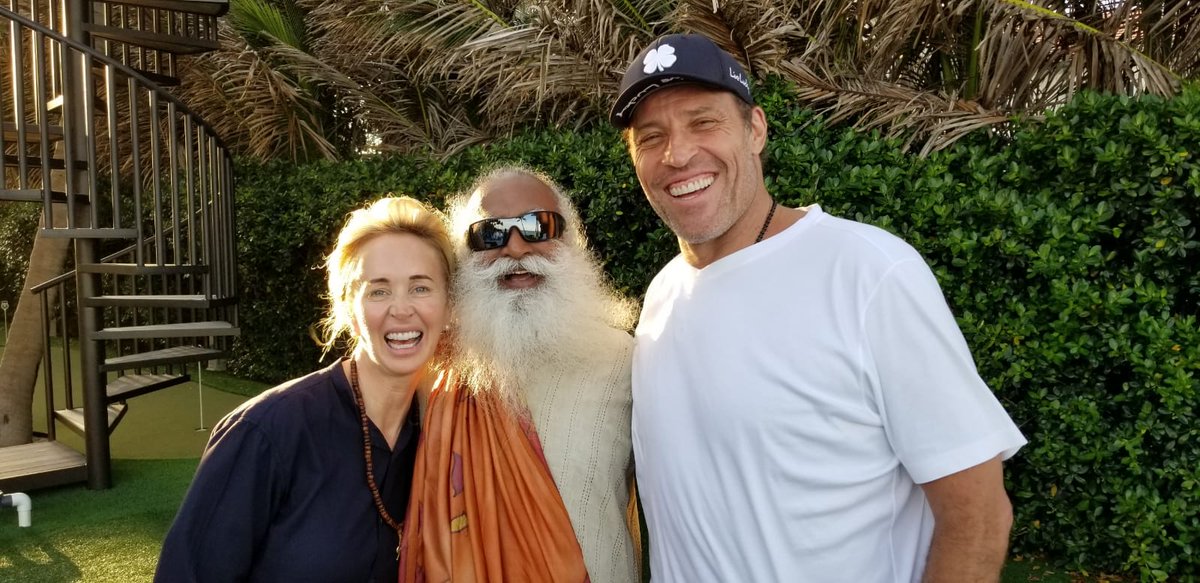 SadhguruJV's tweet photo. Tony's irrepressible energy and Sage at her graceful best made for a truly wonderful evening at beautiful Palm Beach. -Sg @TonyRobbins https://t.co/IpVQyS4LdO