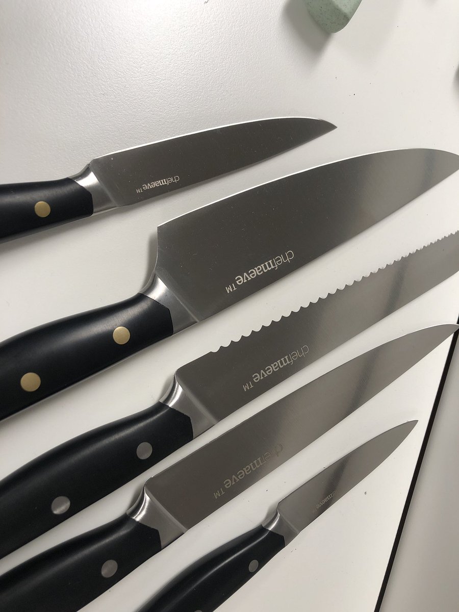 Slice and dice baby💋 Chef Maeve knives
