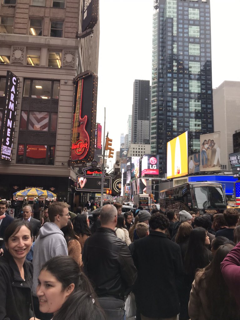 oconnororch's tweet photo. Memories made! #OCJNYC #springtrip2019 https://t.co/FOeQNmTTlx