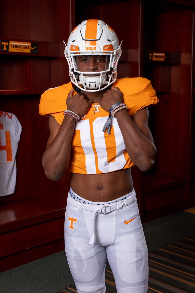 sh1keem's tweet photo. Thank You for the amazing opportunity!! @Vol_Football @dhughes234 @iBGunning @CoachJPruitt @DatDude70 @HankSouth247 @Yellowhammer247 @JohnGarcia_Jr #GoBig ππ https://t.co/ZKBoS2Cit4