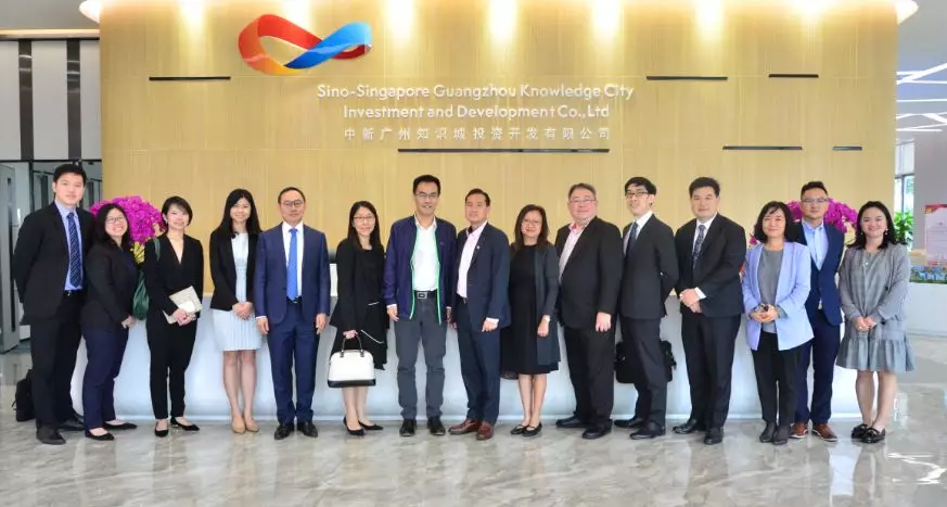 CSGKC_'s tweet photo. Mr Tan Kiat How, Chief Executive Officer of the Infocomm Media Development Authority (IMDA) @IMDAsg , led a delegation to visit Sino-Singapore Guangzhou Knowledge City. 

Link: https://t.co/7LVLQ1TIYh 

#SSGKC #GKC #GuangzhouKnowledgeCity #IMDA https://t.co/yAX8AIXWHO
