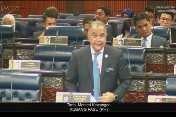 #DewanRakyat : Fasa pertama Skim Perlindungan Kesihatan Nasional mySalam akan diteruskan selama 5 tahun. Jika inisiatif itu mampu meringankan beban golongan B40, skim tersebut akan diteruskan selepas tempoh tersebut. - Timbalan Menteri Kewangan Datuk Amiruddin Hamzah