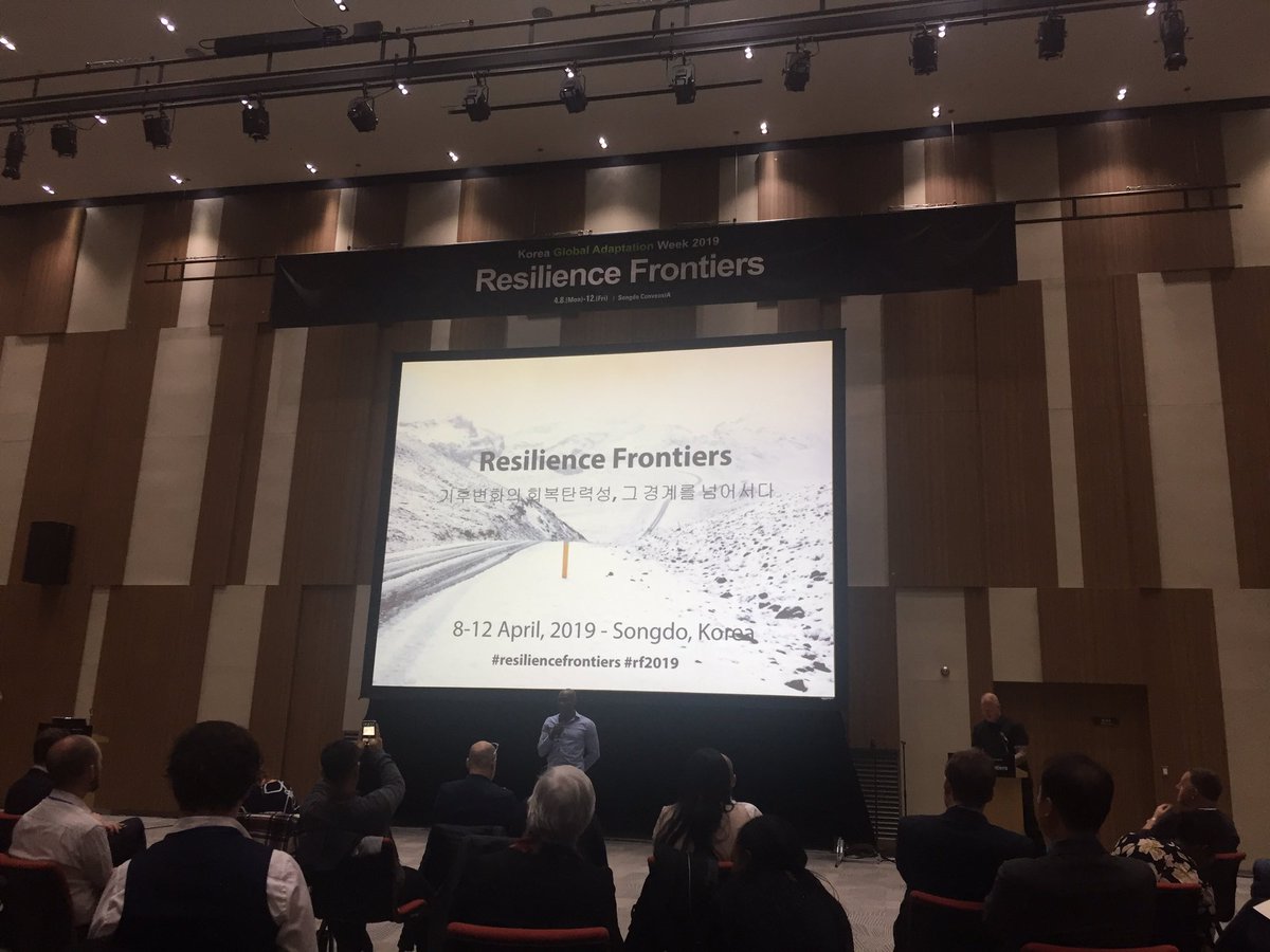 loesdamhof's tweet photo. Aaaand... we’re off! @UNFCCC @SConvensia @hanze @FuturesNL @futur_io https://t.co/kEsM5dkjBn