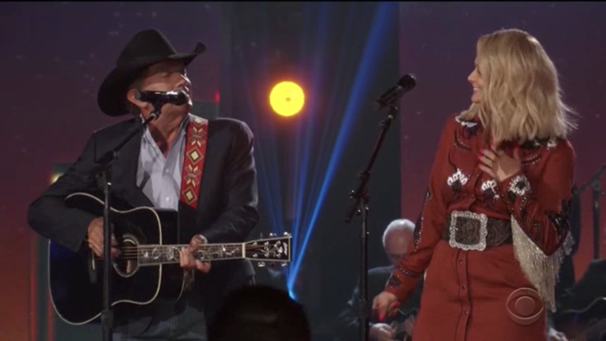opry's tweet photo. Wishin’ we could “cut a path across the blue sky” to see this performance of “Run” in person. @GeorgeStrait and @mirandalambert: two Texans who have our hearts. #ACMawards https://t.co/ZTC6I74kYg