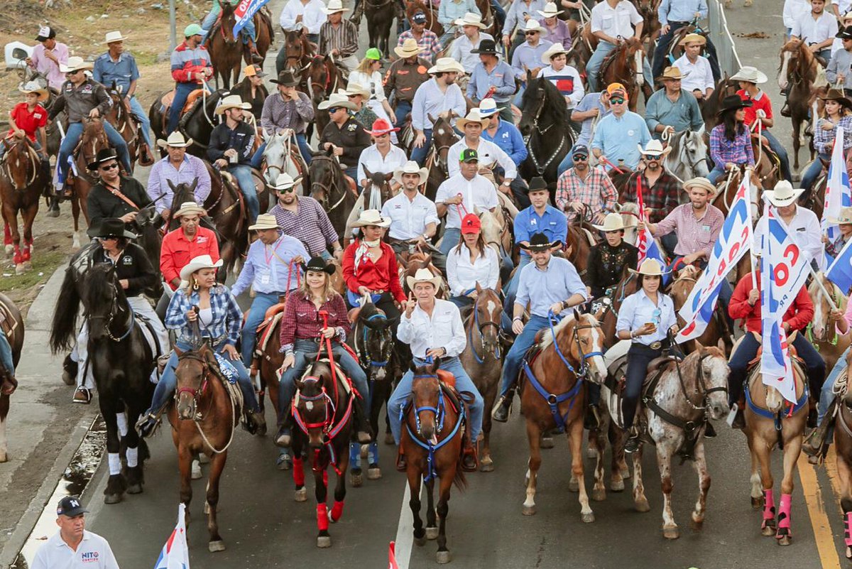 NitoCortizo's tweet photo. ¡Mejores días vendrán para Juan Díaz y para todo el país!

Gracias a todos los panameños que nos acompañaron hoy en esta gran cabalgata. Juntos celebramos que a partir del 1 de julio las cosas mejorarán. Faltan 28 días para la transformación de este país. ¡Aquí hay esperanza! https://t.co/iroTJmtzeI