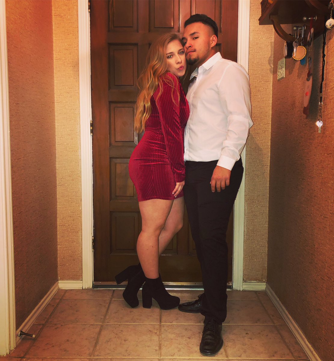 jonathanarre17's tweet photo. A year ago today I asked you to be my girl, now look at us..Happy 1 Year baby! I love you so much! ❤️ https://t.co/kDrpCNLABZ