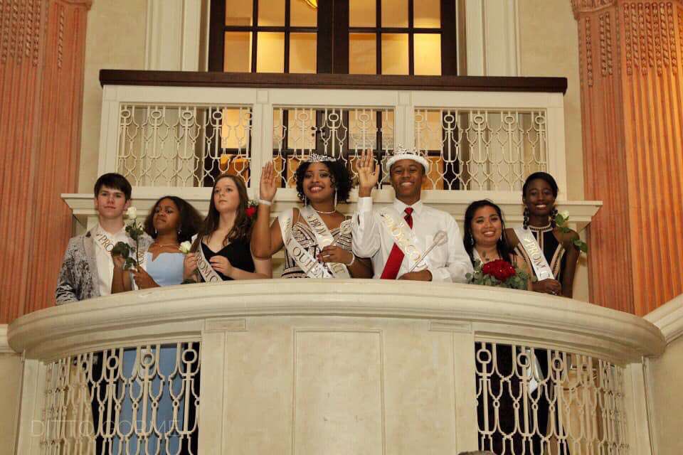 JerikaMarshae's tweet photo. Beyond blessed to be named Prom Queen for @ASMSDragons last night alongside my Prom King Joe! Thank you for the honor and amazing night.๐๐๐ https://t.co/EcMfq3Ptjl