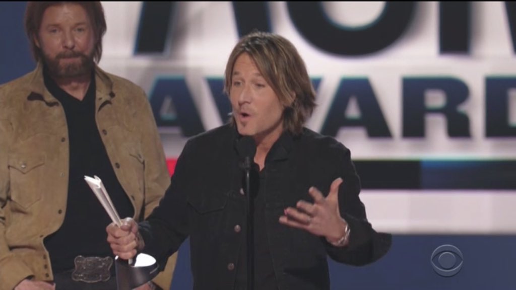 opry's tweet photo. The best way to close out the #ACMawards?! A @KeithUrban acceptance speech. Congratulations to this #OpryMember and Entertainer of the Year! https://t.co/6XYYt4Mc8U