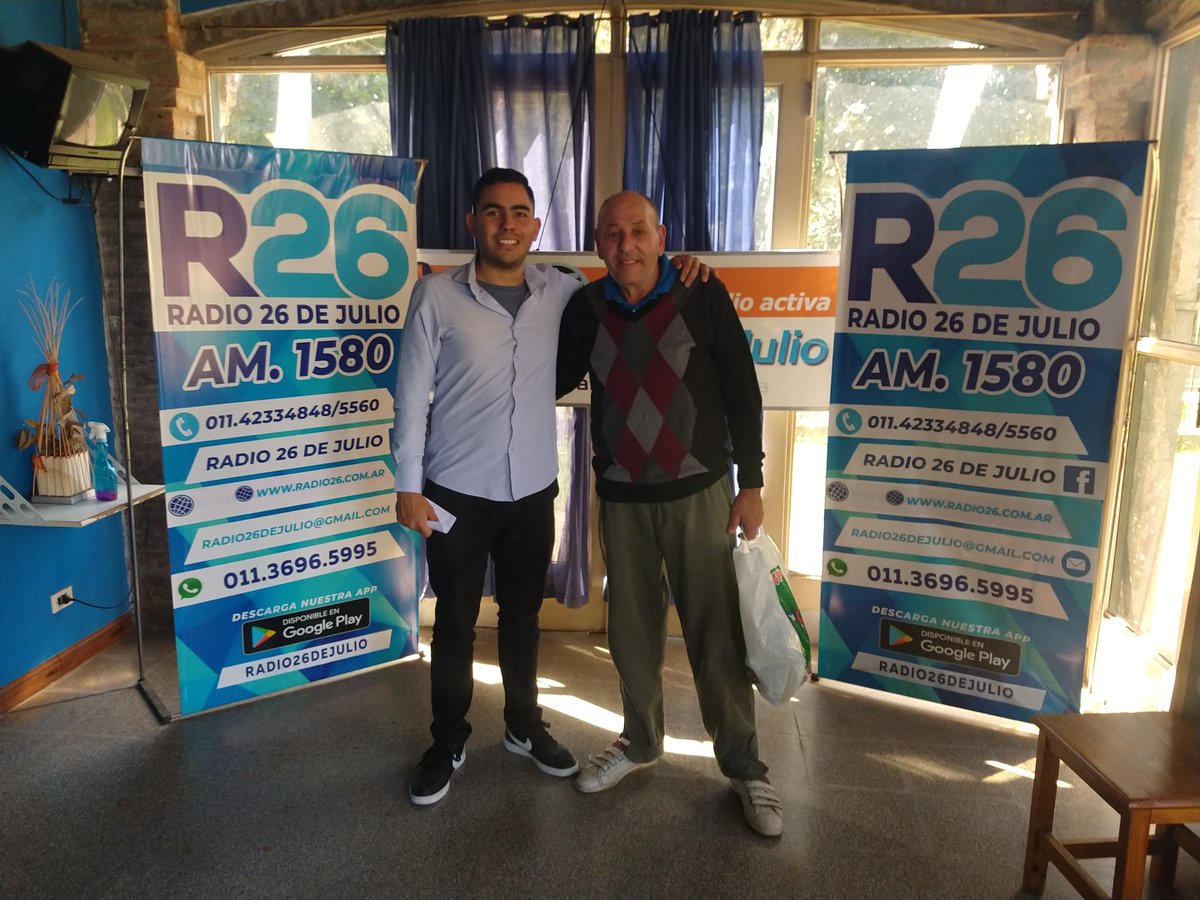 BrownCorriente's tweet photo. #Ayer hicimos el programa número 406 de Entre Amigos donde hablamos de la actualidad, deportes y repasamos las distintas obras que viene llevando a cabo el Municipio Brown.
Además, tuvimos un mini recital de Alberto Cortez. https://t.co/JJdWKfP73y