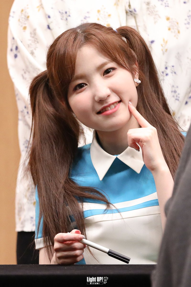 Light_Up_HITOMI's tweet photo. 190405 당산 팬싸인회 3P

#IZONE #아이즈원 #アイズワン
#HondaHitomi #혼다히토미 #Hitomi #히토미 #本田仁美
@hnd_htm__1006

Really Like You https://t.co/ylWE9IhhU7