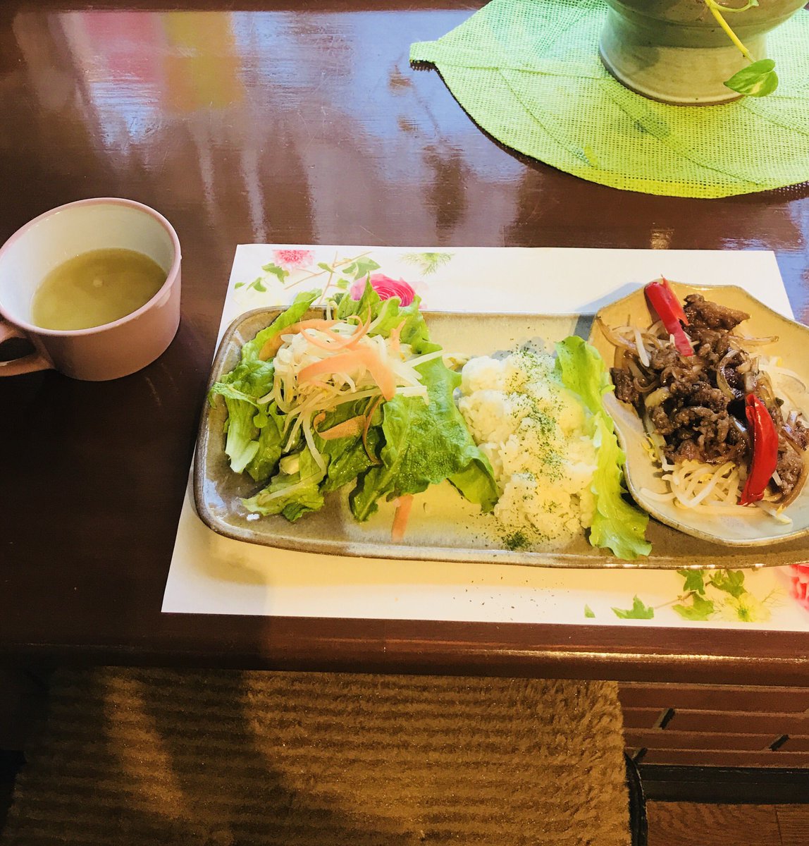 cafe_minori's tweet photo. こんにちは🍀

今日のランチは
・肉やさいとサラダ🥗
・定番カレー🍛
です！！

甘辛肉やさいオススメです！

#鹿児島 #鹿大 #鹿児島大学 #カフェ #ランチ #カフェMINORI #MINORIカフェ https://t.co/mPIoNloweq