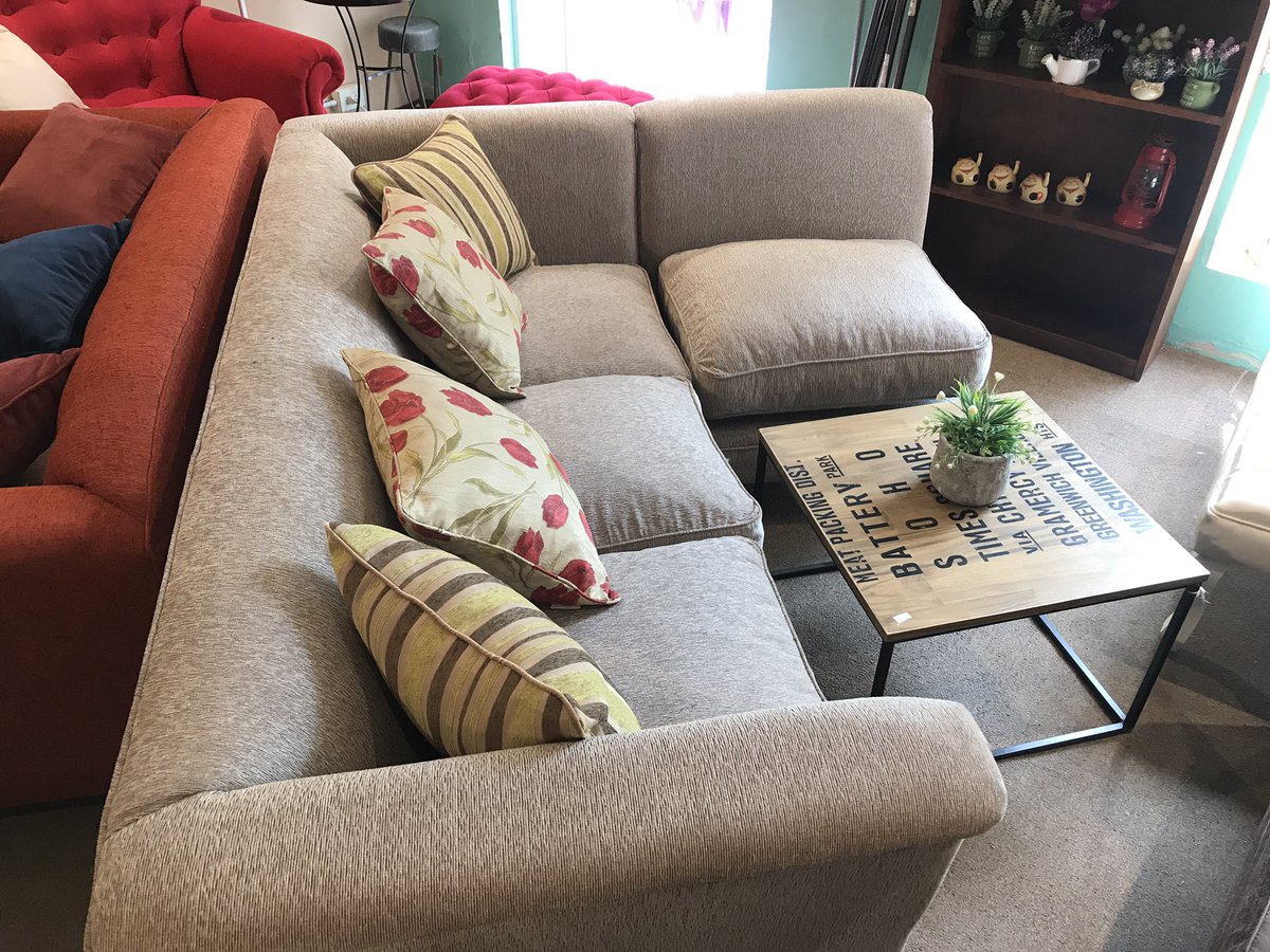 deco_mis's tweet photo. #esquineros #sofas #sillones #mismueblesdeco https://t.co/5NFEpZrmBx