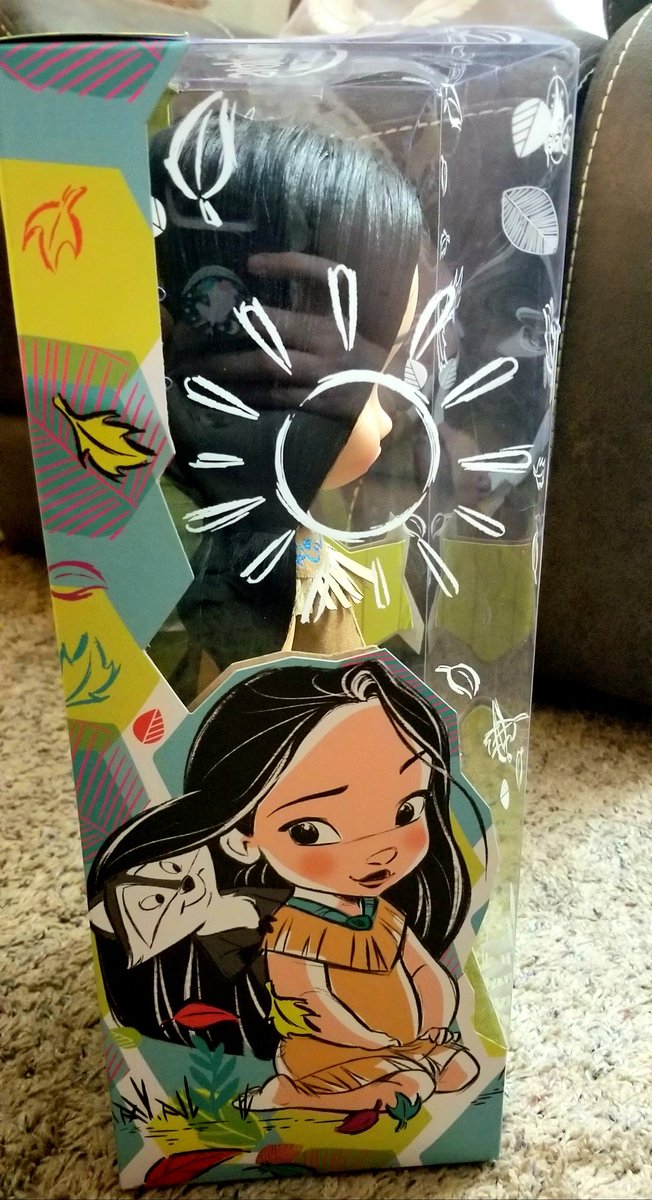 simlishliz's tweet image. My birthday present to myself! Pocahontas Animators Collection doll. #animatorsdoll #animatorscollection #pocahontas #pocahontasdoll #disneystore #disneydolls
