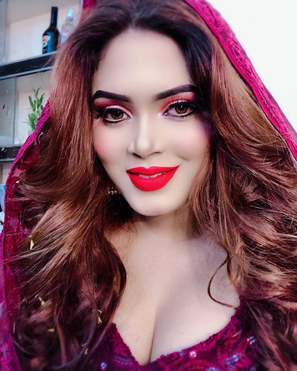 gfsharedesi's tweet photo. hot desi mall
retweet for more https://t.co/H8EurBBx0I