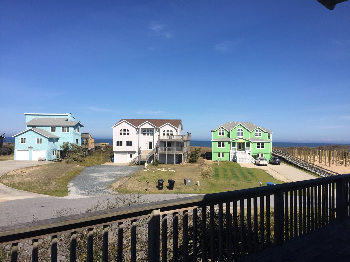 cbeckerdite's tweet photo. View from my office today #OBX #oceanviewoffice #therealtorlifeforme #camibeckerditerealestate https://t.co/NGQym0RnR1