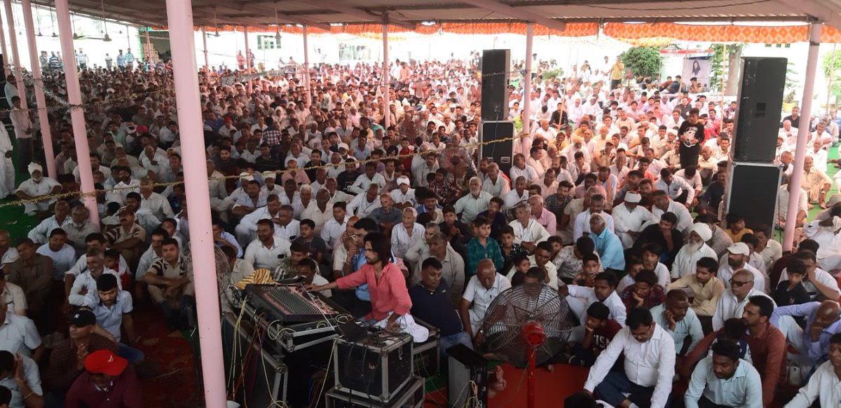 insanshobha's tweet photo. Glimpses of @derasachasauda Foundation Month Celebration, Kurukshetra, Haryana on 7th April 2019. Books &amp; stationery were also distributed to needy children. https://t.co/rA9iwUUNuX