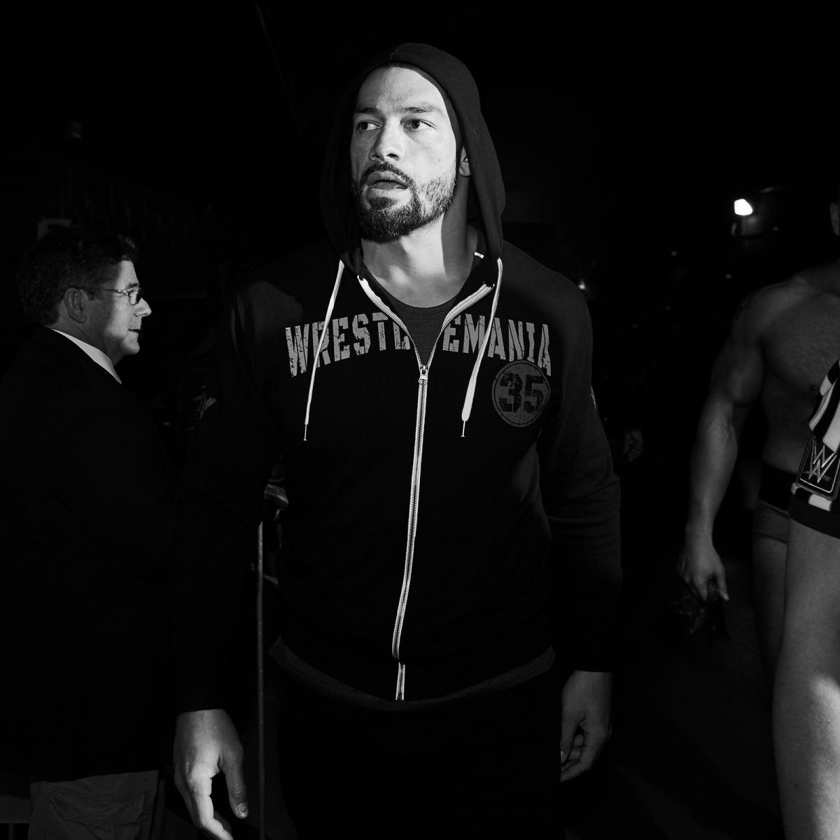 TheRREmpire_'s tweet photo. The Big Dog @WWERomanReigns behind the Scenes at #Wrestlemania35  #RomanReigns #RomanEmpire #joeanoai #wwe #raw #theguy https://t.co/XSHKE0Hb4s