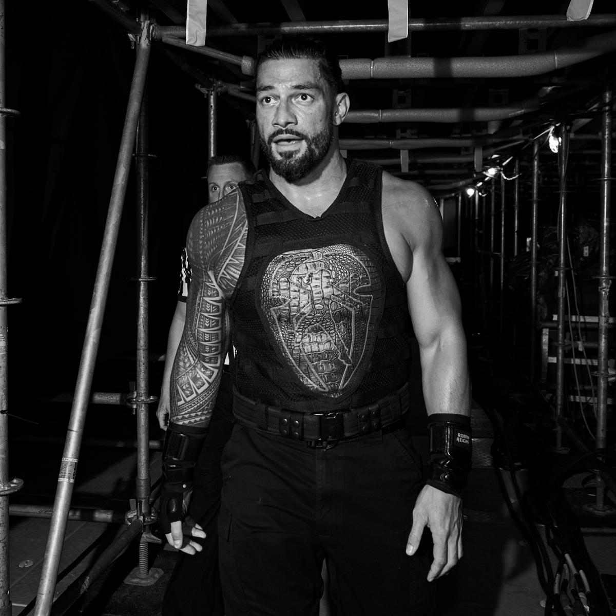TheRREmpire_'s tweet photo. The Big Dog @WWERomanReigns behind the Scenes at #Wrestlemania35  #RomanReigns #RomanEmpire #joeanoai #wwe #raw #theguy https://t.co/XSHKE0Hb4s