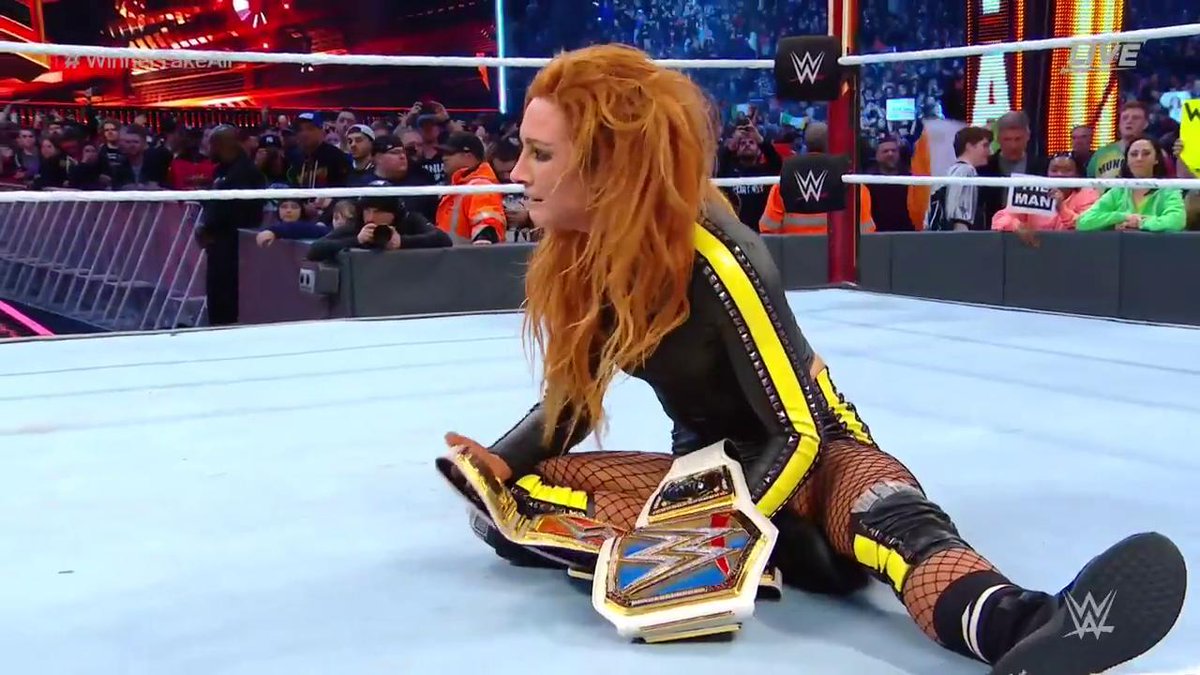 #WinnerTakeAll...and the WINNER is @BeckyLynchWWE, your NEWWWW #RAW AND #SDLive #WomensChampion! #WrestleMania #BeckyLynch