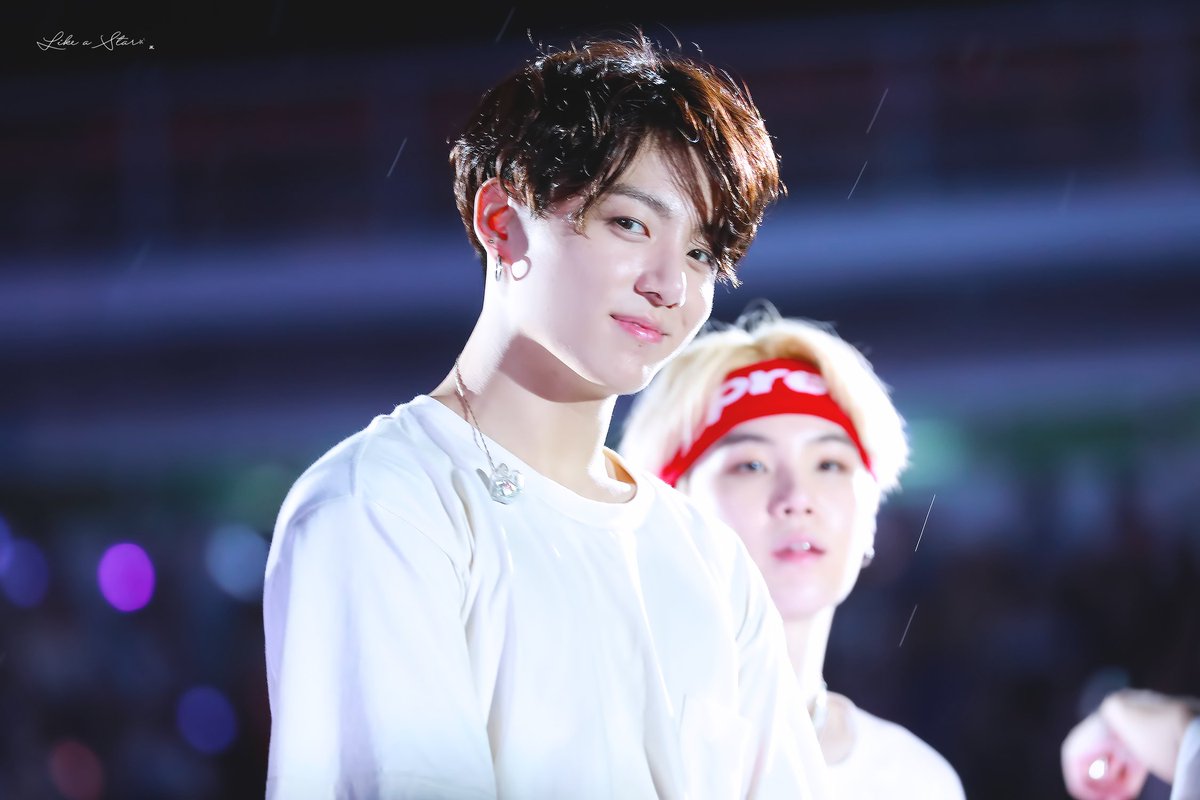 LikeaStar_jk91's tweet photo. 190407 LYS in Bangkok
#방탄소년단 #정국 #BTS #JUNGKOOK @BTS_twt https://t.co/WzlgiT1jXj