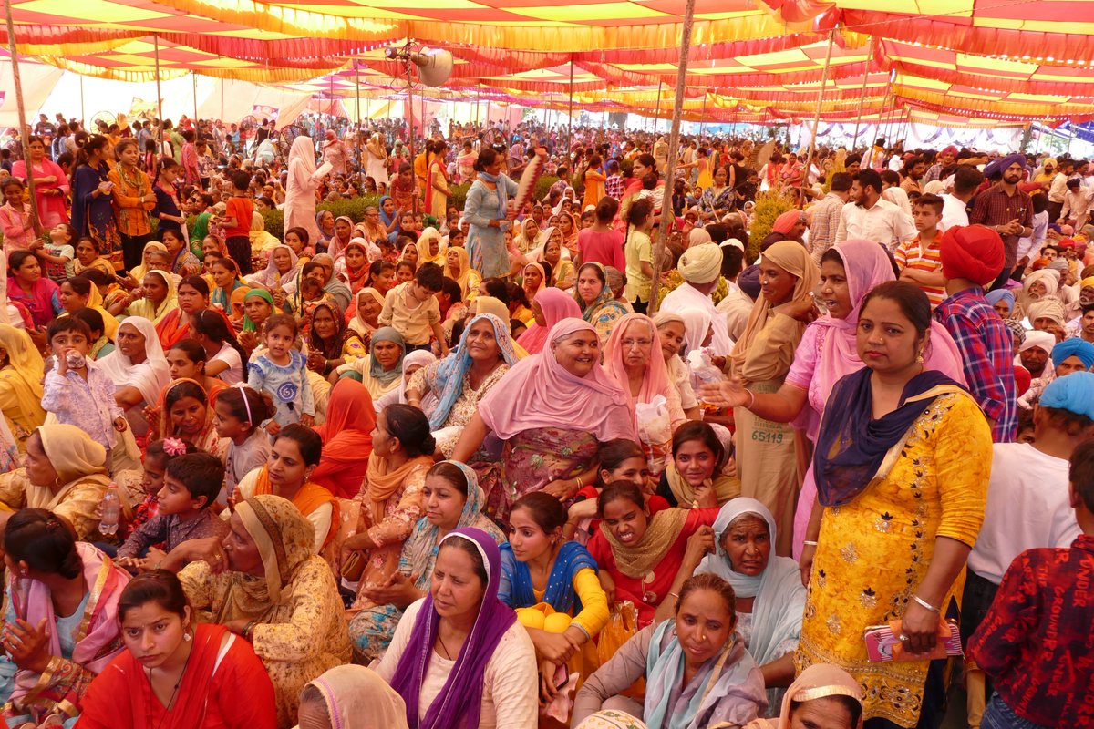 insanshobha's tweet photo. @derasachasauda Foundation Month Celebration, Distt. Patiala, Punjab on 7th April 2019. Books &amp; stationery were distributed to needy children. https://t.co/9WxOOaT8xq