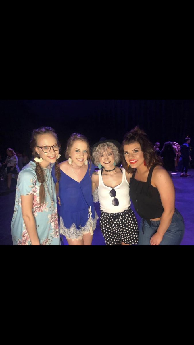 Sydneyfay24's tweet photo. #417FASHIONATION https://t.co/4NH4dnPmv1