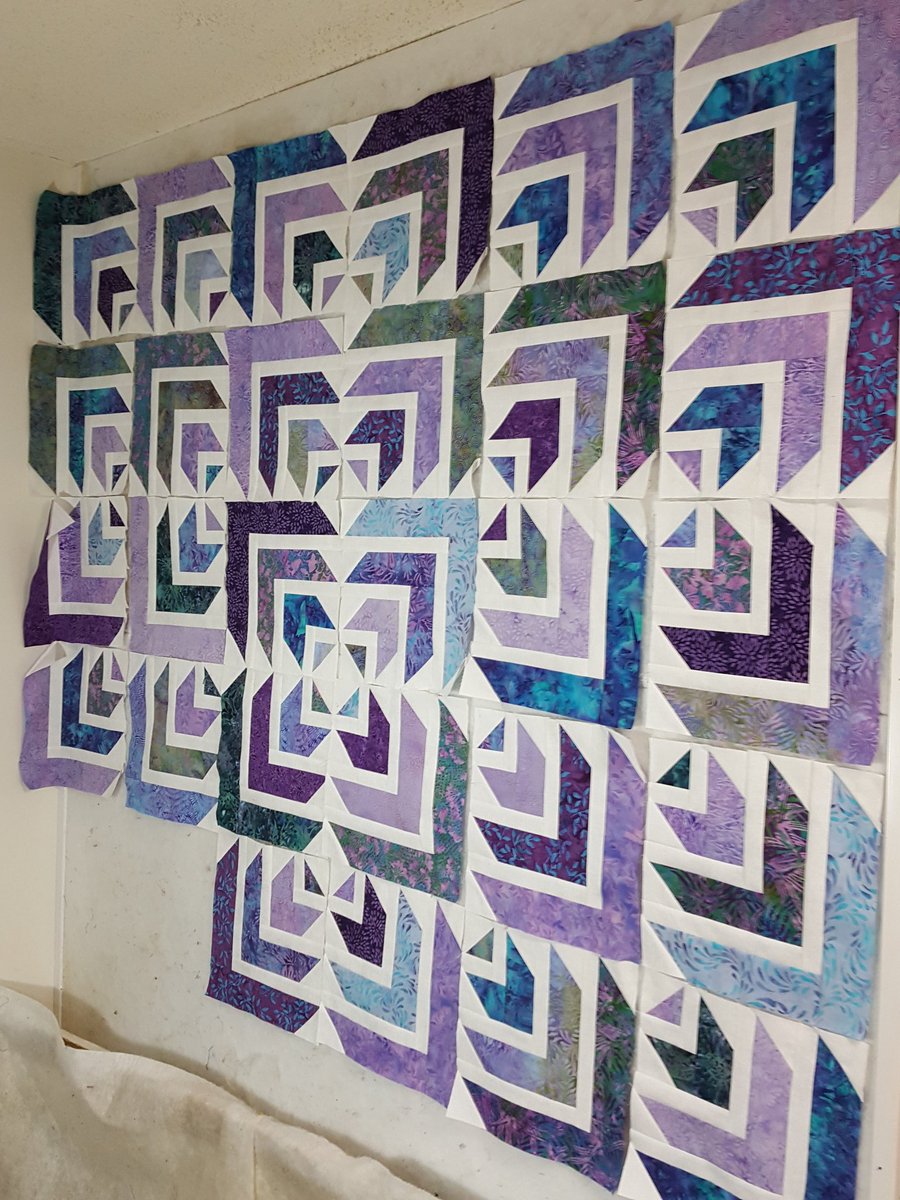 See_Amy_Sew's tweet photo. Only 8 more blocks to go and it'll be ready to sew all together and get ready to quilt. #North_Star #MSQC #Islandbatiks https://t.co/zWoVbIKXbB