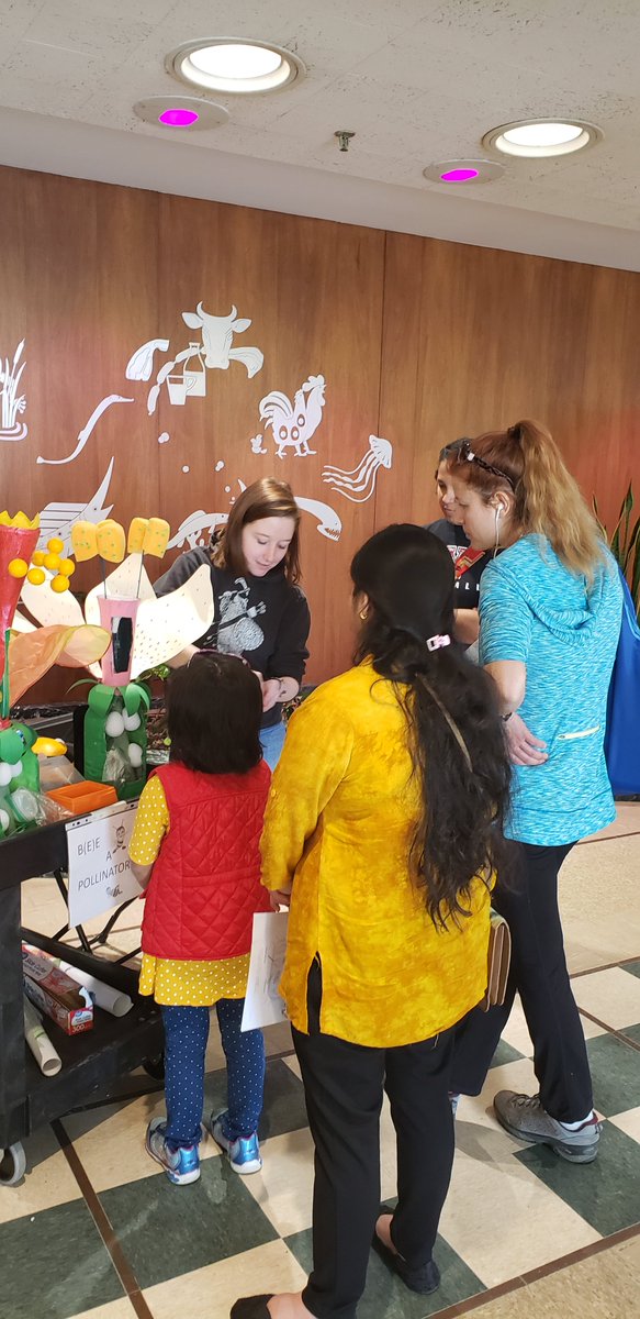 boavida_lab's tweet photo. Great to see so many happy faces and all curiosity from kids and parents...A big thank you to my students @HockemeyerRyan and Amanda McLoughlin for helping me to make these two days a success! #PurdueSpringFest https://t.co/C4a3NQ6vPB